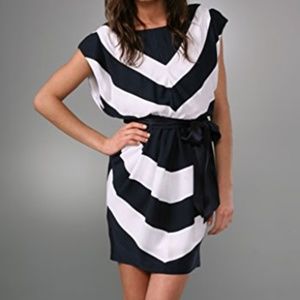 NWT Alice + Olivia Chevron Dress